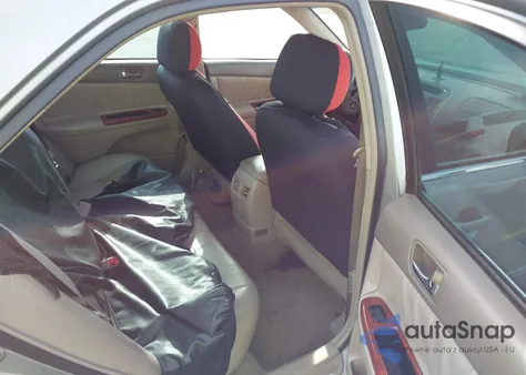 2005 Toyota Camry Le/Xle/Se z USA, uszkodzony, nr VIN 4T1BF30K05U596653